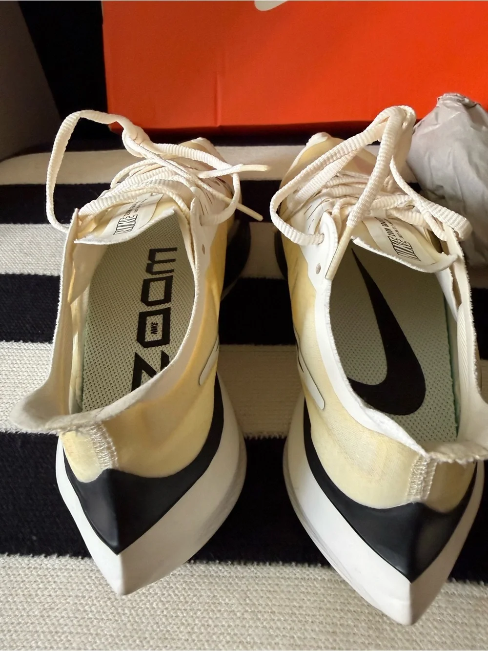 Women’s Nike Zoom Gravity Sail Tortoise Running Shoes